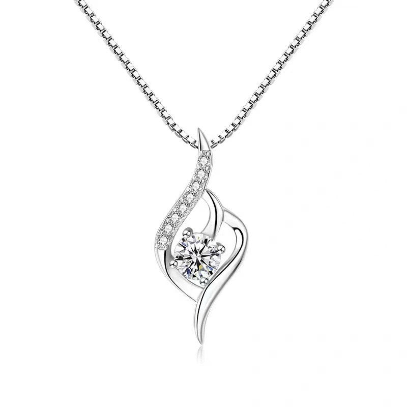 s925 Silver heart-shaped Pendant for Women,  version with heart-shaped silver jewelry