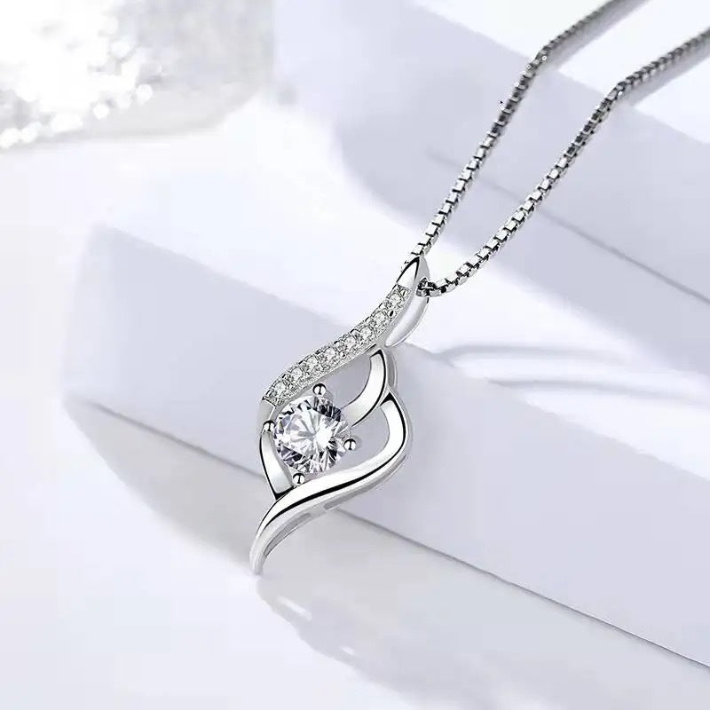 s925 Silver heart-shaped Pendant for Women,  version with heart-shaped silver jewelry