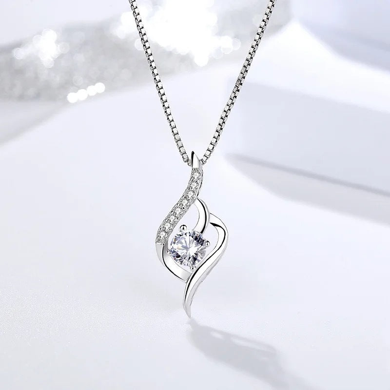 s925 Silver heart-shaped Pendant for Women,  version with heart-shaped silver jewelry
