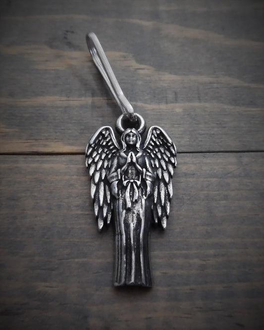 BZP-2 Angel Zipper Pull